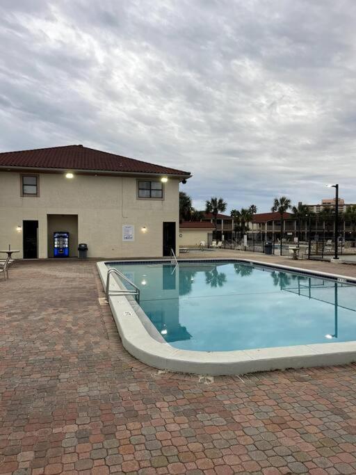 Lazy Palm 4 Pools Short Walk To Beach! Sleeps 5! Panama City Beach Exterior photo